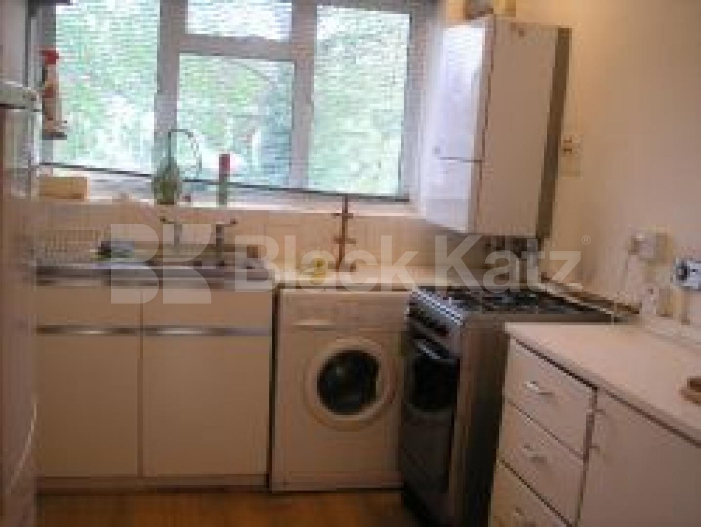 			Studio Apartment, 1 bath, 1 reception Studio			 St Albans Road, PARLIAMENT HILL